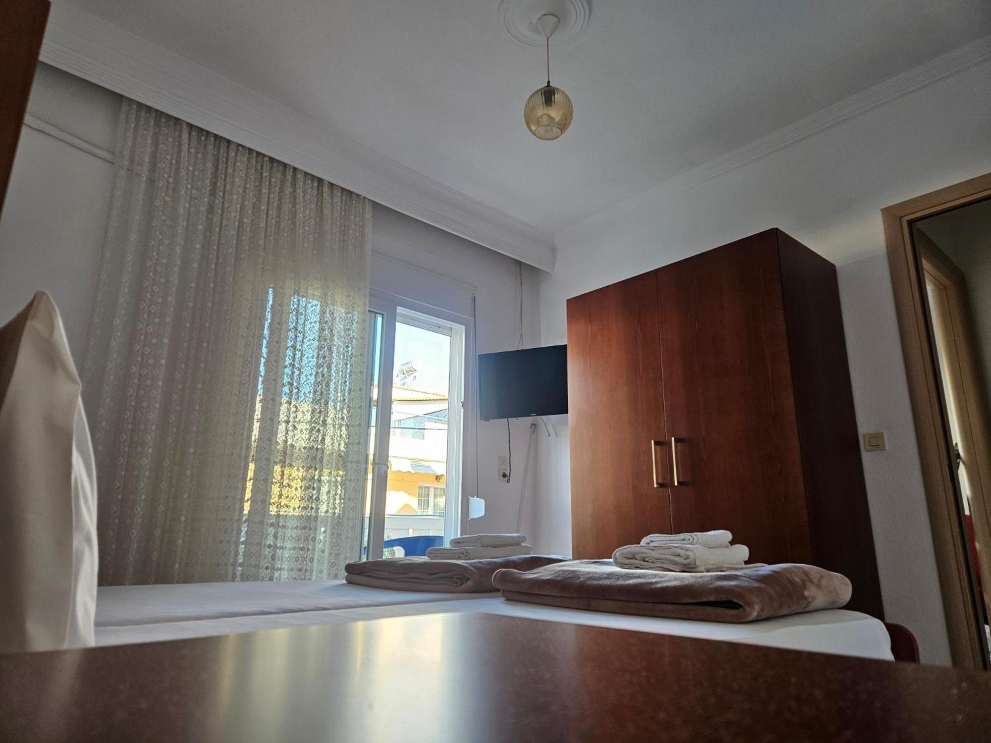Leonidas Apartments เนอาเปรามอส ภายนอก รูปภาพ