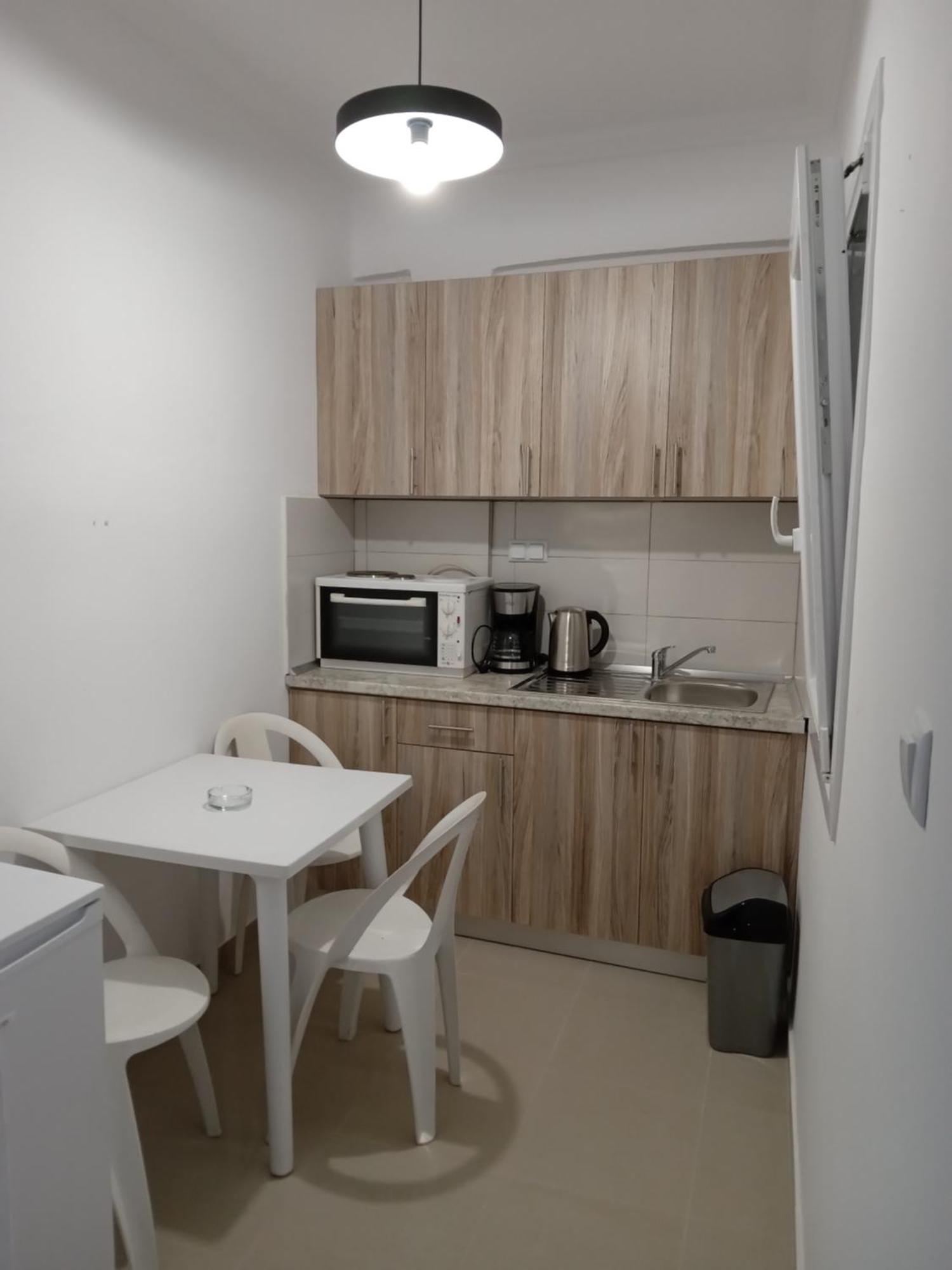 Leonidas Apartments เนอาเปรามอส ภายนอก รูปภาพ