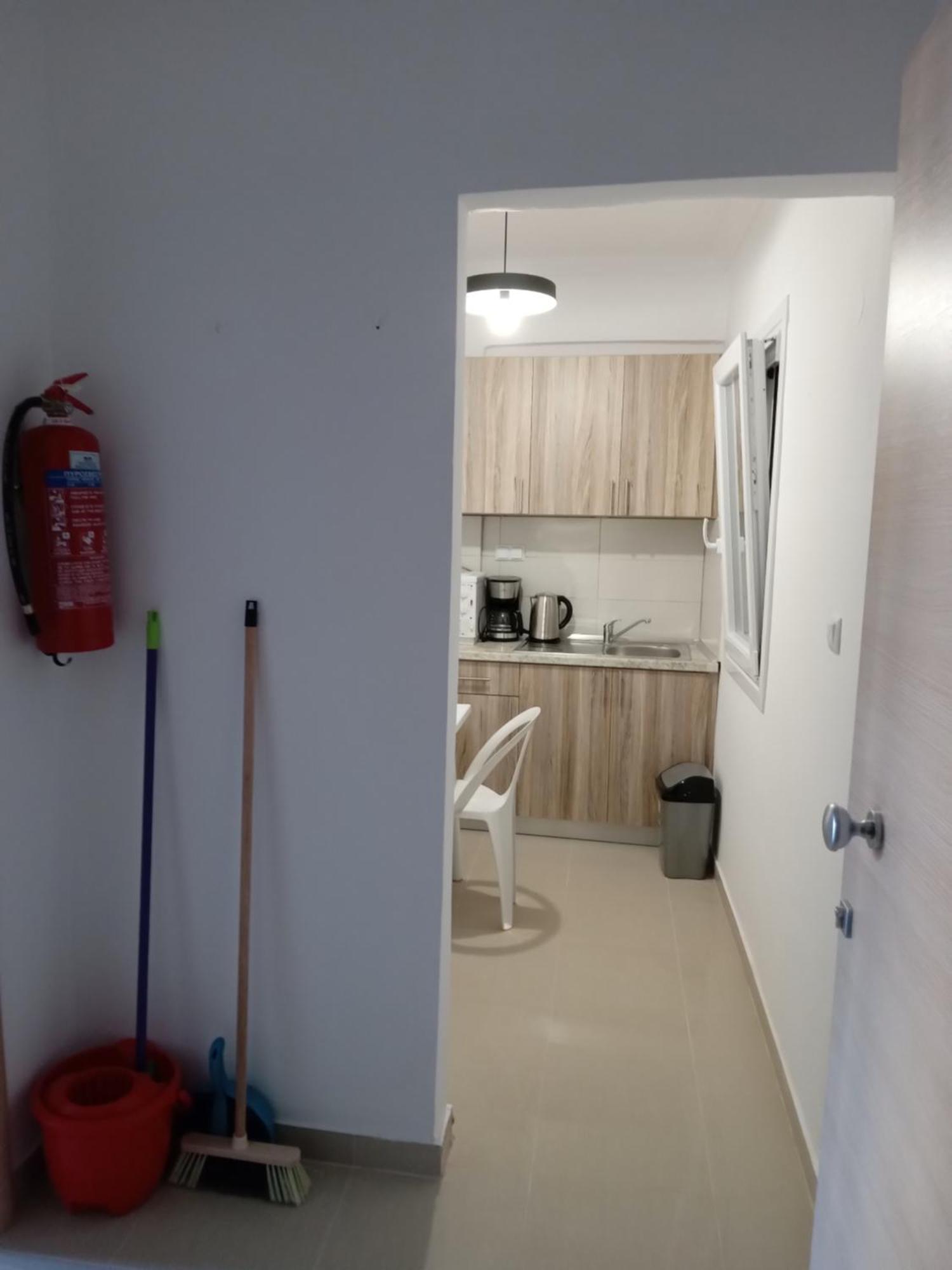 Leonidas Apartments เนอาเปรามอส ภายนอก รูปภาพ