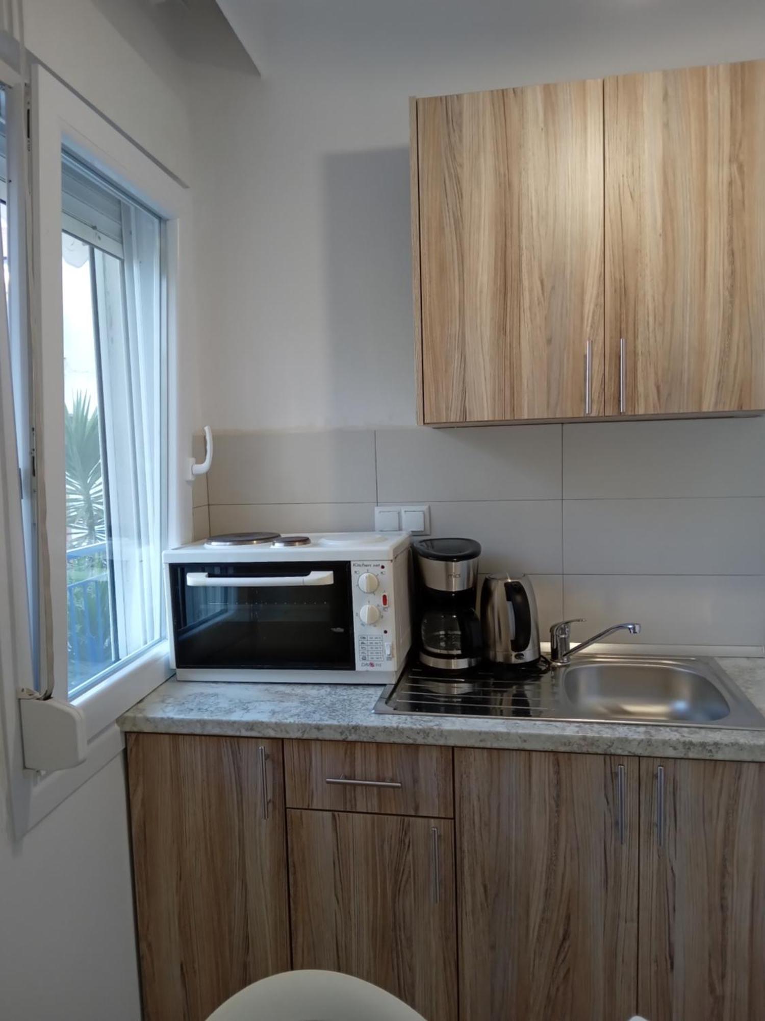 Leonidas Apartments เนอาเปรามอส ภายนอก รูปภาพ