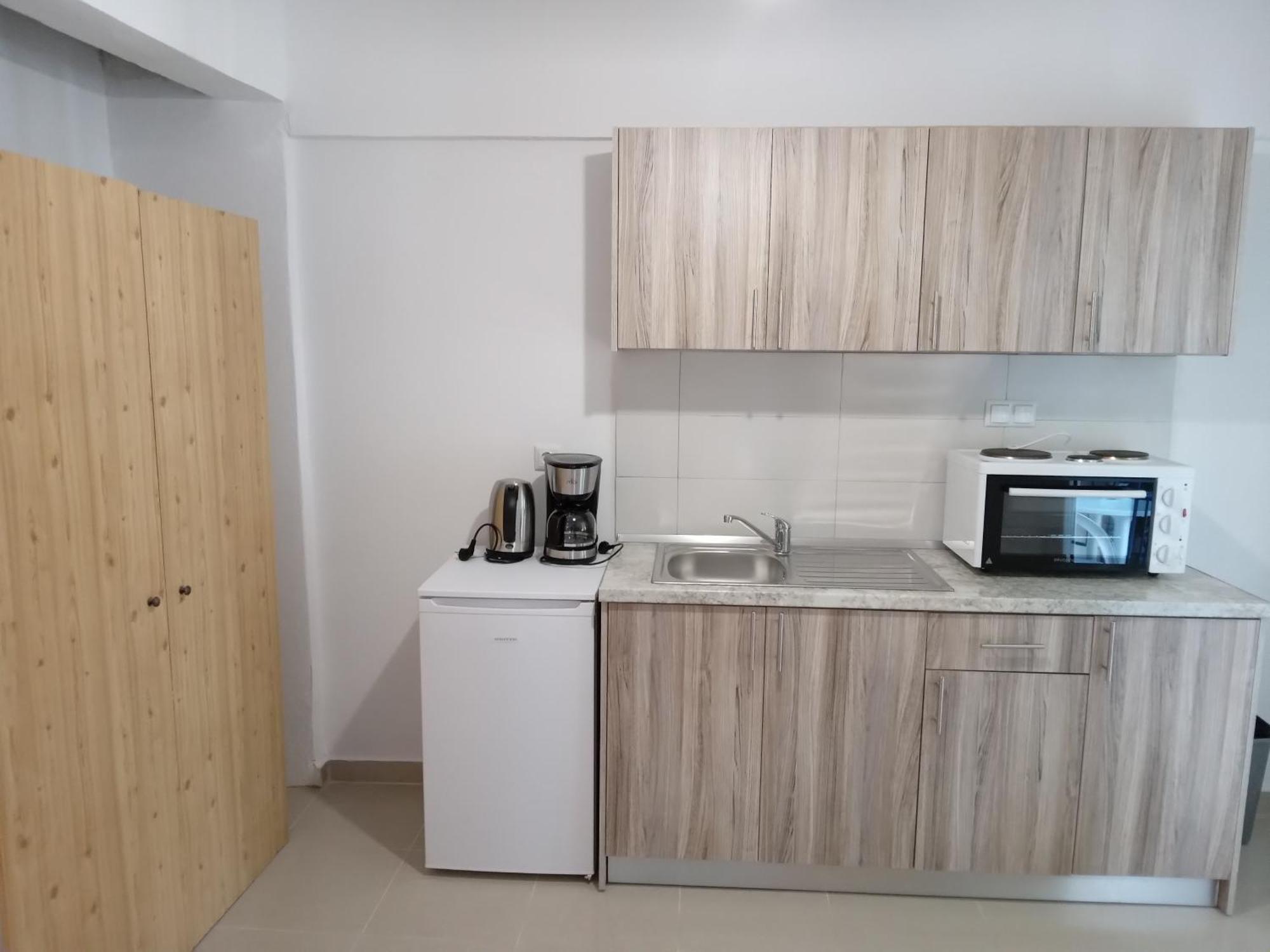 Leonidas Apartments เนอาเปรามอส ภายนอก รูปภาพ