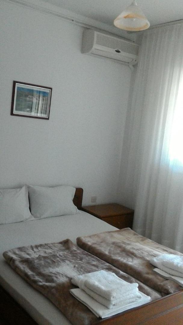 Leonidas Apartments เนอาเปรามอส ภายนอก รูปภาพ