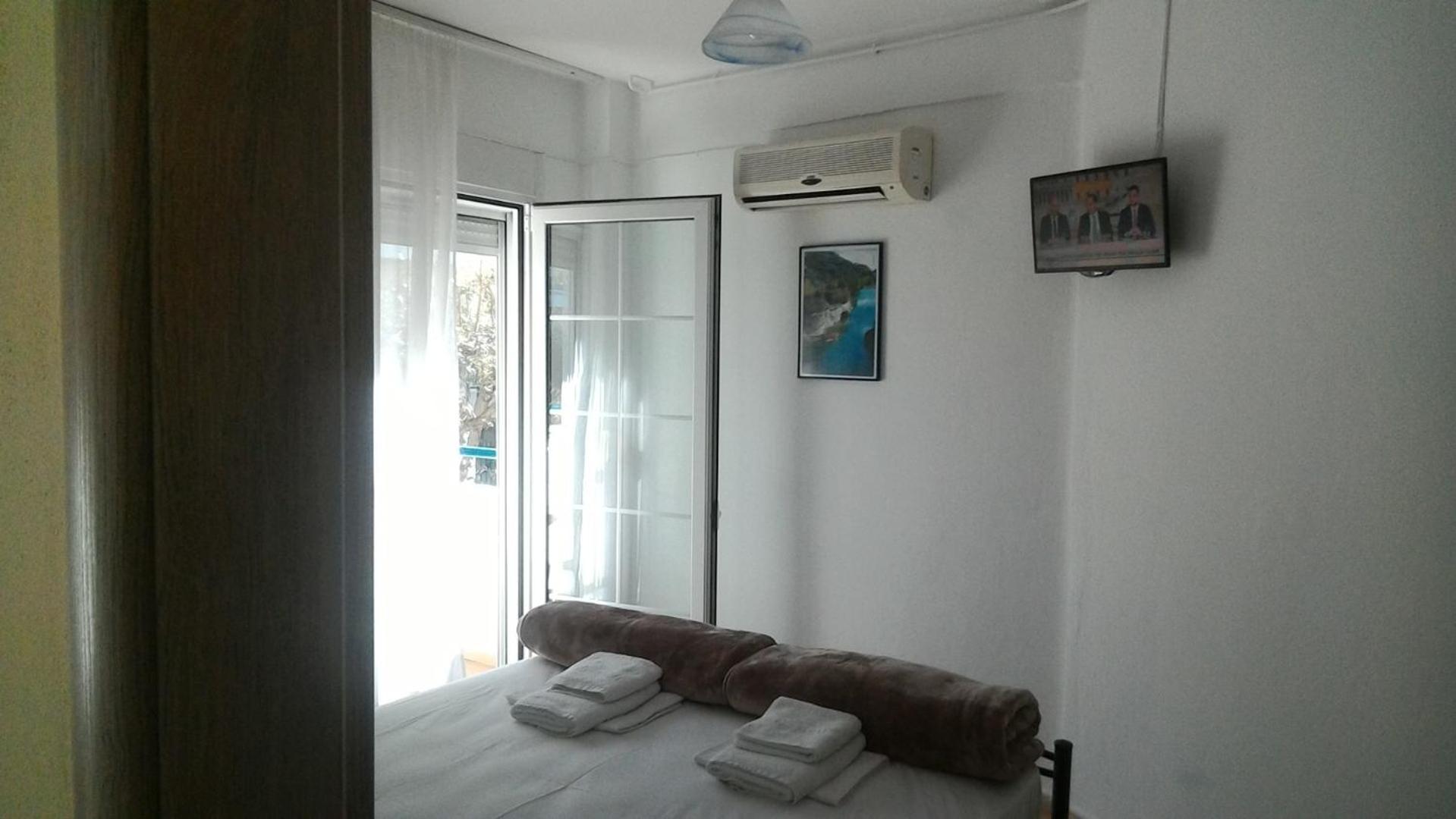 Leonidas Apartments เนอาเปรามอส ภายนอก รูปภาพ