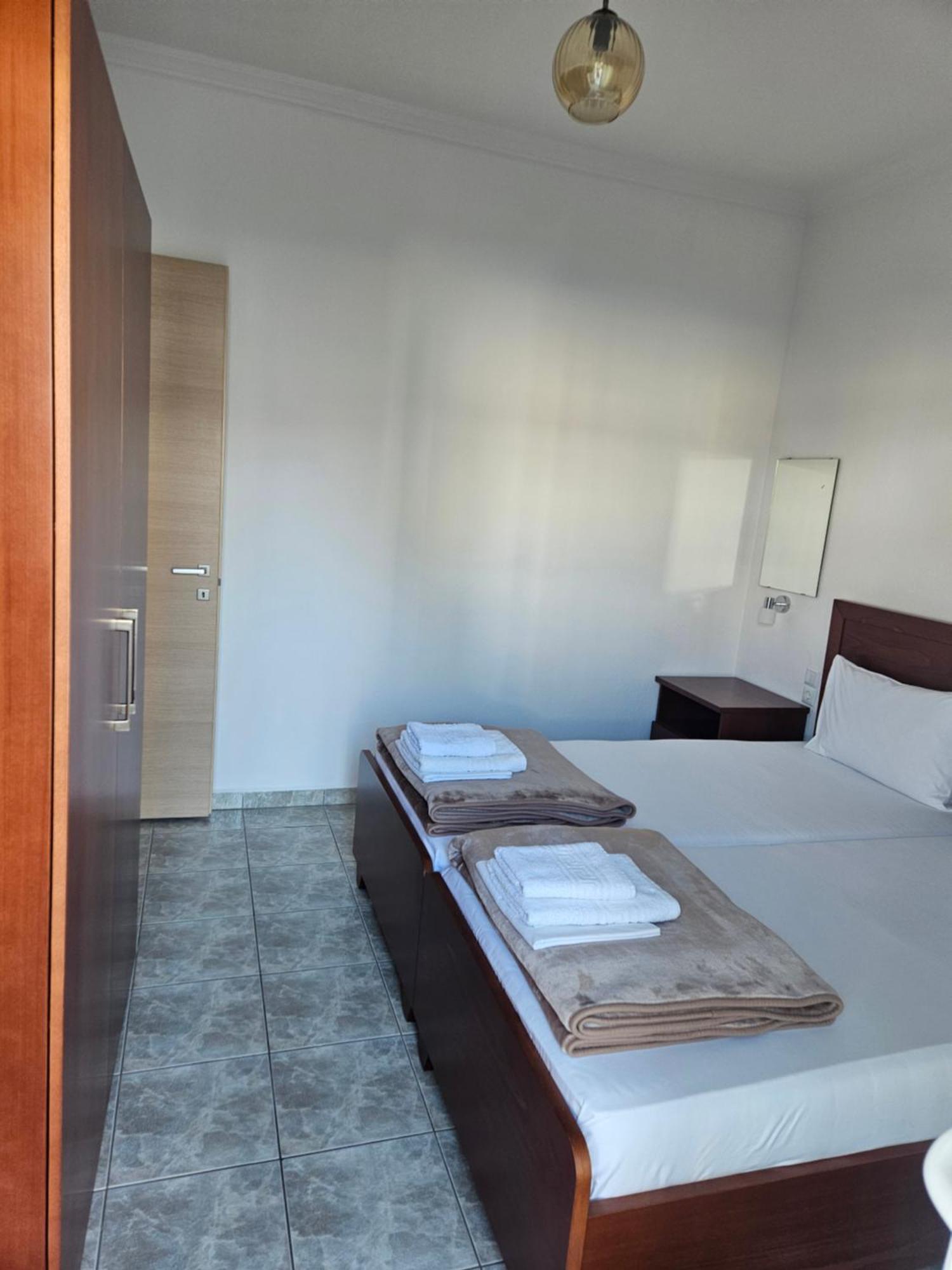 Leonidas Apartments เนอาเปรามอส ห้อง รูปภาพ